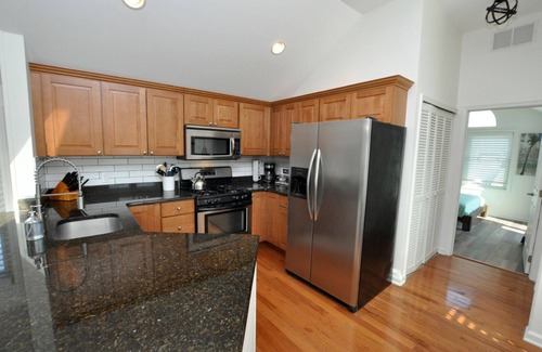 Ventnor City House | Beautifully renovated 2 BR, 2 BR Open Floor Plan, Perfect Location!
