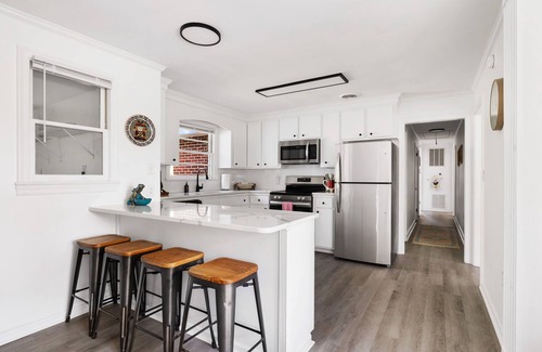 Hanahan House | Beautifully renovated 3BR house near Charleston, Park Circle, Beaches, Shipyard