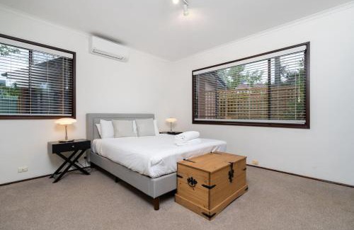 Ainslie House | Beautifully Renovated Inner North Residence - Hosted by CanStay