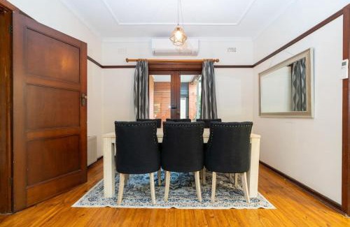 Ainslie House | Beautifully Renovated Inner North Residence - Hosted by CanStay