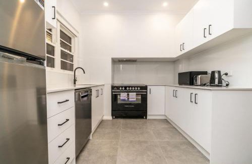 Ainslie House | Beautifully Renovated Inner North Residence - Hosted by CanStay