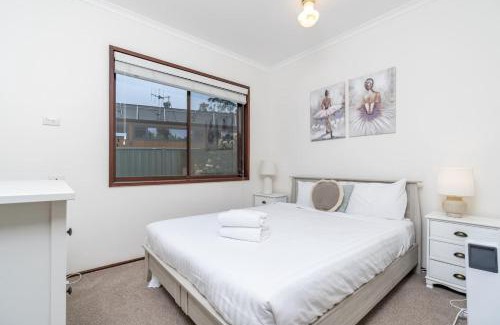 Ainslie House | Beautifully Renovated Inner North Residence - Hosted by CanStay