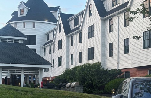 The Point Resort | Beautifully renovated resort in the Downtown area of Newport