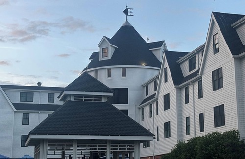 The Point Resort | Beautifully renovated resort in the Downtown area of Newport
