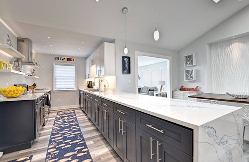 Clearwater House | Beautifully Renovated 3 Bedroom Home in Clearwater Community! WIFI, Community Pool, Tennis Court, and 2 miles to the beach!