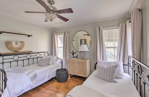 North Garden Acres Cottage | Beautifully Updated Home < 2 Mi to Texas A&m!