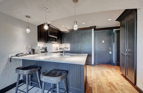 Avon Resort | Beaver Creek Luxury 2BR, 2Bath ski-in & ski-out suite inside the Ritz-Carlton