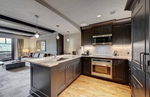Avon Resort | Beaver Creek Luxury 2BR, 2Bath ski-in & ski-out suite inside the Ritz-Carlton