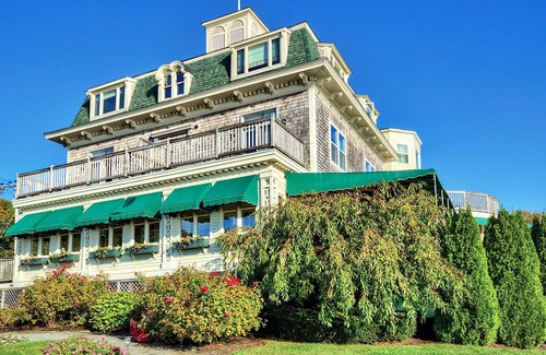 Jamestown Condo | Beavertail Lighthouse, Fort Getty Park &Festivals!