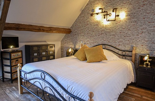 Magny-le-Desert House | bed and breakfast normandy la brocherie heated indoor pool spa sauna
