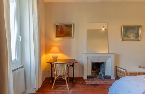 Le Teil Bed & Breakfast | Bed and Breakfast 'Chambre Spacieuse' with Shared Terrace, Shared Garden and Wi-Fi