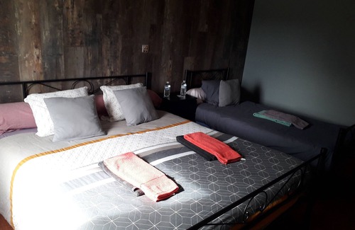 Coutras Bed & Breakfast | Bed and breakfast Les 3 notes de mérotte