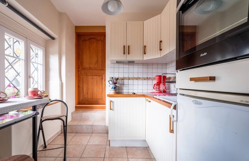 Barr Bed & Breakfast | Bed and Breakfast 'Roteluft - Pablo' with Private Terrace and Wi-Fi