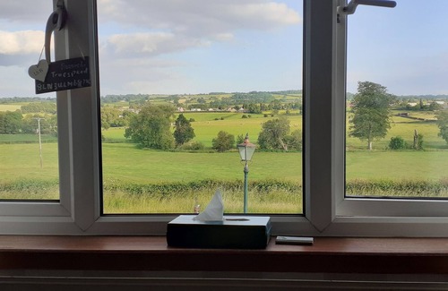 Stanton Drew Bed & Breakfast | Bed and breakfast with views of the stone circles.Double room with en suite 🚽