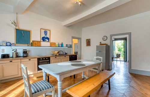 Saint-Andre-de-Sangonis Bed & Breakfast | Bed and Breakfast 'Vue Jardin' with Shared Pool, Shared Garden and Wi-Fi