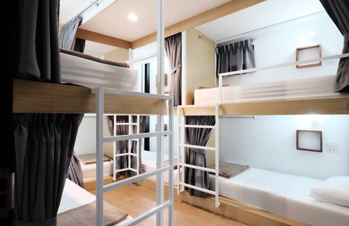 Lak Si Hotel | Bed in 8-bed Mixed Cabin Dorm With a Shared Kitchen and a Social Area