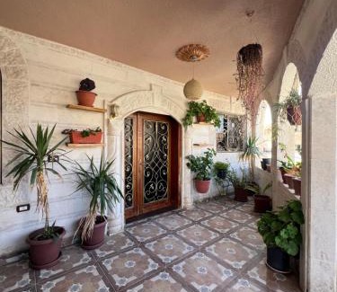 Wadi Musa Apartment | Bedouin family home