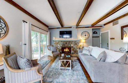 Sugar Mountain Apartment | Bee Branch 02