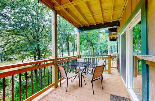 Sugar Mountain Apartment | Bee Branch 02