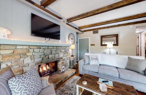 Sugar Mountain Apartment | Bee Branch 02