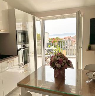 Kastel Novi Apartment | Bee House Suite - Brand New Apartment 100 m from Sea