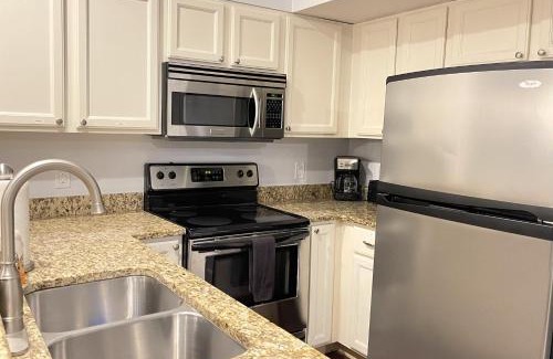 Historic District - North Apartment | Bee on Broughton - Astonishing Home Downtown SAV