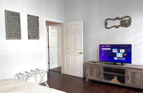 Historic District - North Apartment | Bee on Broughton - Astonishing Home Downtown SAV