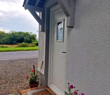 Lisnagunogue House | Beech Tree Cottage