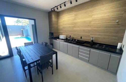 Pirassununga House | Belíssima Casa de Piscina