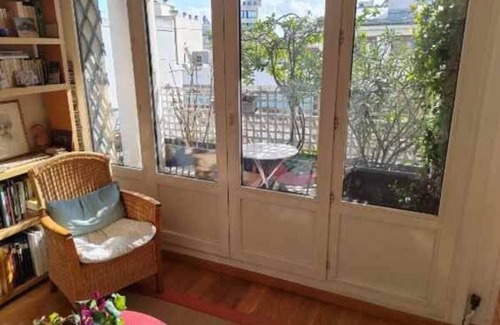 Republique–Point-du-Jour Apartment | Bel Appartement de 90m2 au Calme et Très Lumineux