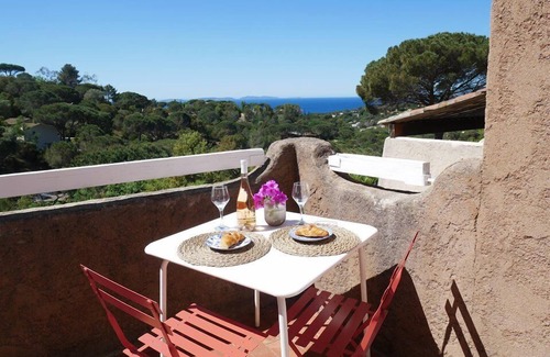 La Croix-Valmer Apartment | Bel appartement climatisé vue mer Les Mas de Gigaro