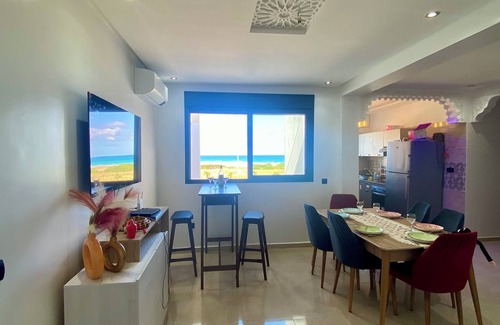 Hjar Ennhal Apartment | Bel Appartement Moderne , Vue Océan Front de Mer, Plage, Nature, Détente