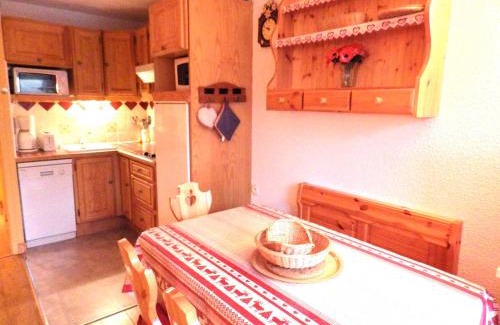 Les Menuires Apartment | Bel appartement rénové 2 pièces, Résidence Chanteneige La Croisette, pied des pistes, Les Belleville - FR-1-574-30