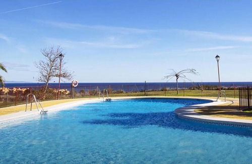 Puerto de la Duquesa Apartment | Bel appartement raffiné à 600 m de la plage