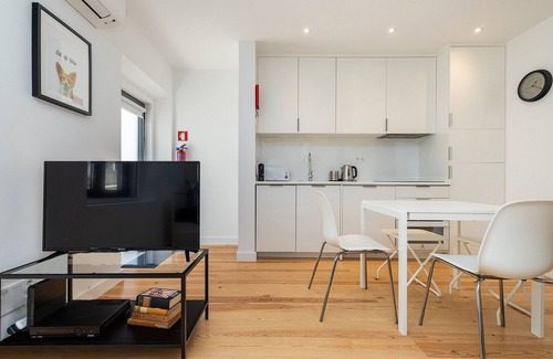 Belem Apartment | Belem Design Studio 1 by Homing