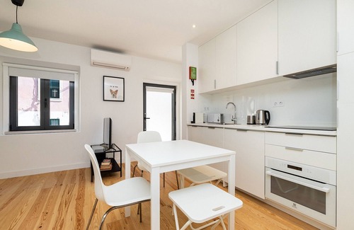 Belem Apartment | Belem Design Studio 1 by Homing