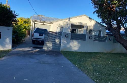 Umina Beach Villa | Bella Cottage by the sea