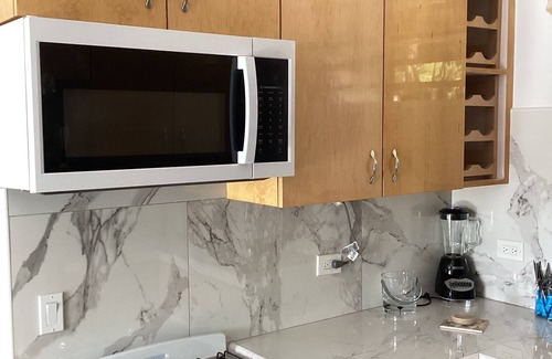Estate Contant Apartment | BELLA TORTUGA - A Garden studio in charming St. Thomas with AC,Wi-Fi,Courtyard