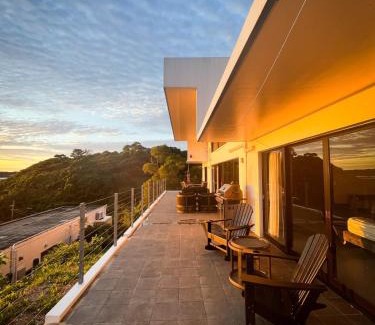 Sakimotobu Villa | Bella Vista-Luxurious Hilltop Penthouse with Ocean View