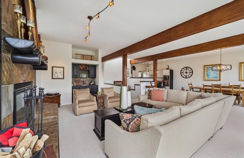 Corinthian Hills House | Bella Vista: Spacious 5-bedroom townhome in Dillon with stunning lake views!