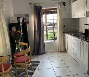 Rondebosch Apartment | Bella