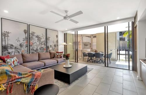 Palm Cove Apartment | Belle Escapes 218 Luxury Beachfront Resort in Palm Cove