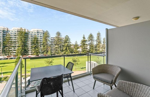 Glenelg Apartment | Belle Escapes - Bayside Pines on the Promenade