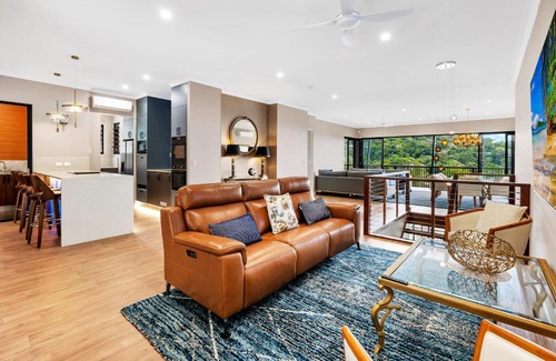 Bayview Heights House | Belmont