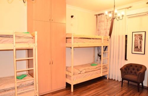 Pechers'kyi District Hotel | Belokorichi