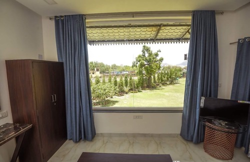 Udaipur District House | Belvédère : Private 3-Bedroom Apartment