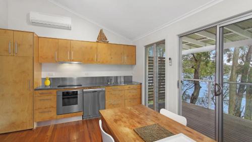 Pretty Beach House | 'Belvidere Cottage' by HolidayCo