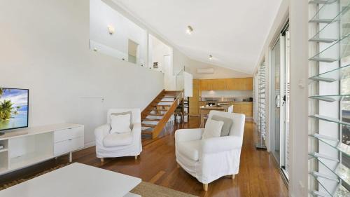 Pretty Beach House | 'Belvidere Cottage' by HolidayCo