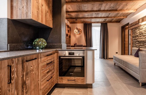 Male Apartment | Belvilla by OYO Private SPA Suite Nidaris