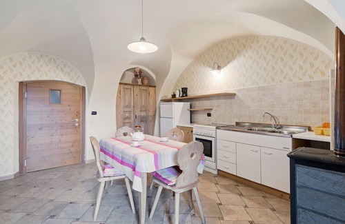 Brez Apartment | Belvilla by OYO Golden Delicious